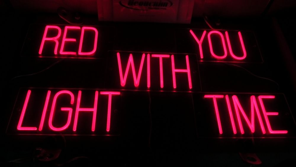 Неоновые таблички из красного LED неона для клиента из Лондона