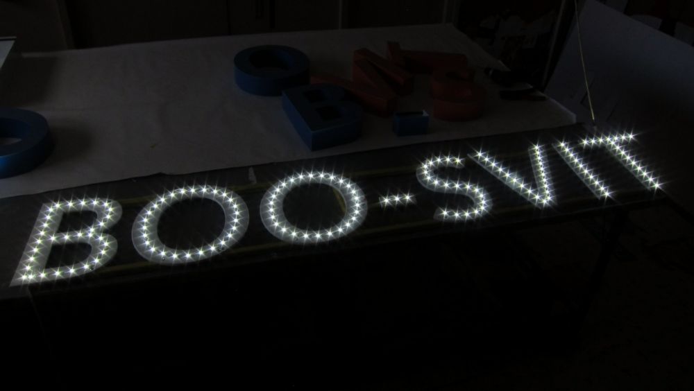 Объёмные буквы с алюминиевым бортом | Вывески и лайтбоксы