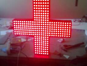 Аптечный крест со светодиодной подсветкой красного свечения