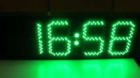 Светодиодные настенные LED часы с отображением текущего времени