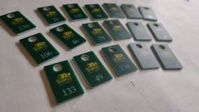 Акриловые бейджи для ключей с двусторонней УФ печатью и индивидуальной нумерацией