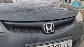 Honda Civic з повністю обклеєною плівкою Carbins решіткою радіатора