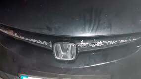 Решітка радіатора Honda Civic до обклеювання плівкою Carbins - підготовка поверхні
