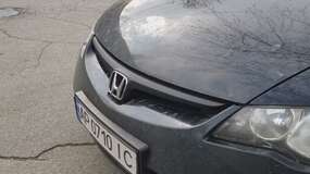 Honda Civic з установленою та повністю обклеєною плівкою Carbins решіткою радіатора